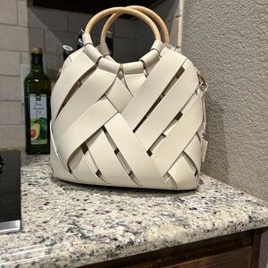 Dolce Vita Resort Women’s Handbag in Cream